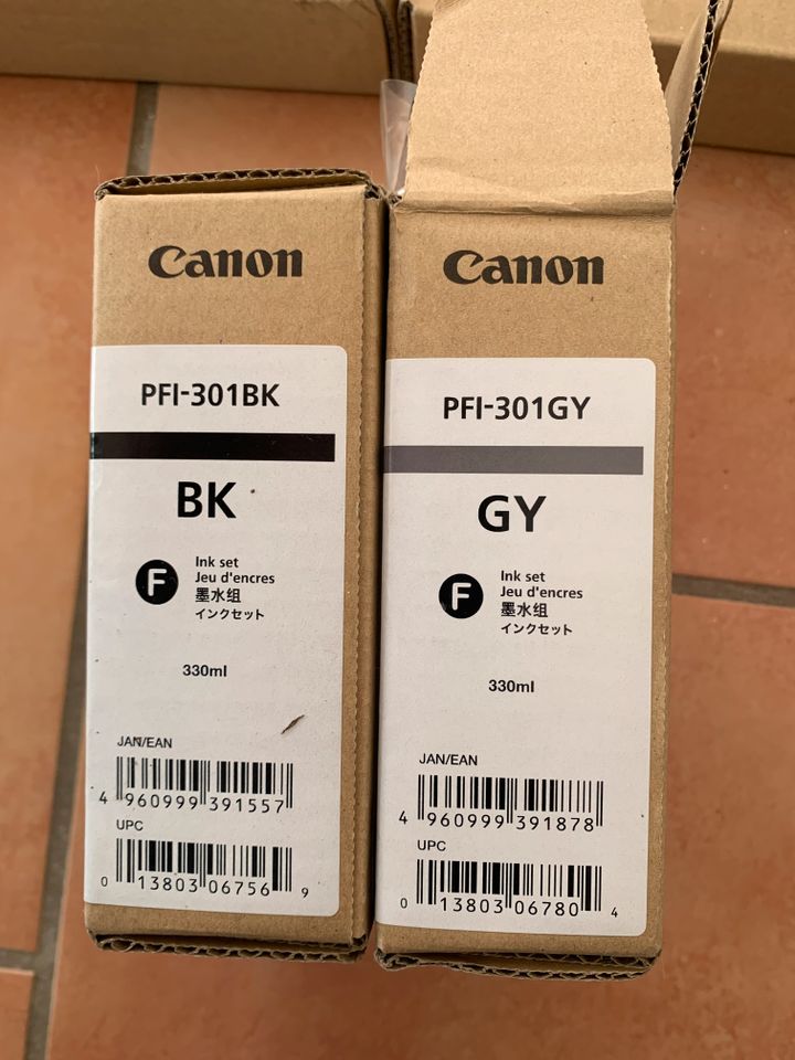 2x Canon PFI-301 - Tinte Toner Druckerpatrone Schwarz u. Grau in Wölfersheim
