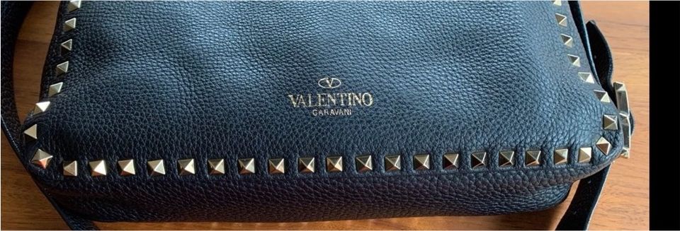 Valentino Rockstud Tasche Hobo Crossbody schwarz Leder Gold Studd in Lauf a.d. Pegnitz