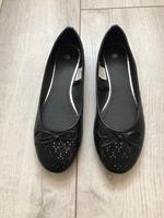 Neu Mädchen Damen Ballerina Schuhe Gr 38 schwarz Nordrhein-Westfalen - Heiligenhaus Vorschau