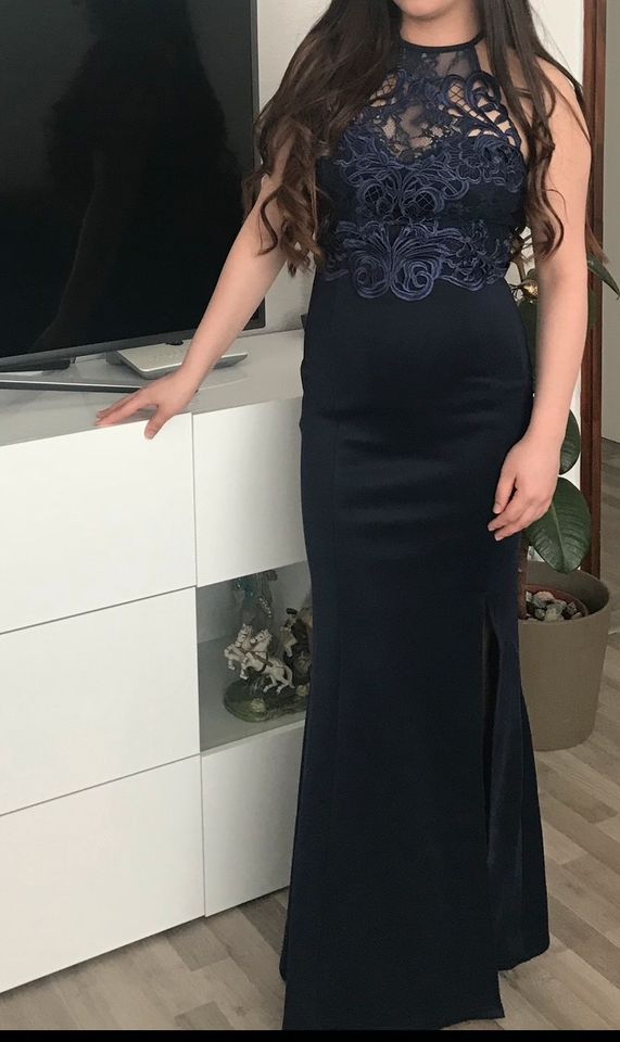 Abend Kleid von Asos Marineblau gr.36 in Laatzen