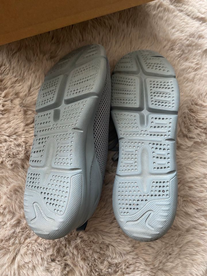 Graue Decathlon Sneakers Gr. 40 wie neu in München