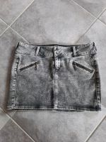 GUESS vintage 2000er Mini Rock lowwaist Grau stretch gr.36 Hessen - Mühlheim am Main Vorschau