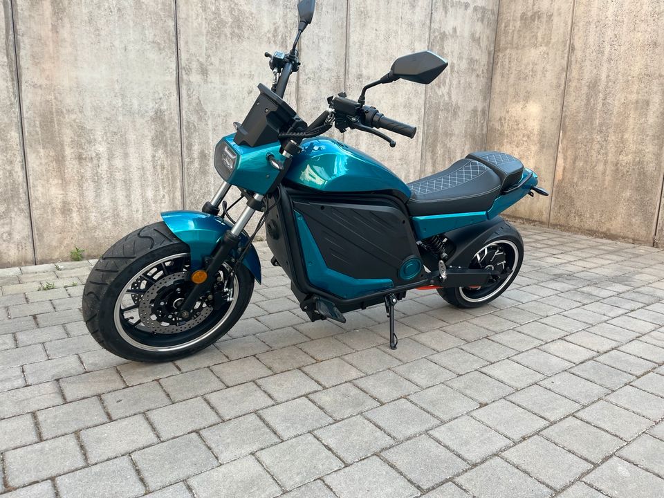 Elektroroller / E-Motorrad HL 6.0 Pro 125er Klasse in Saarwellingen