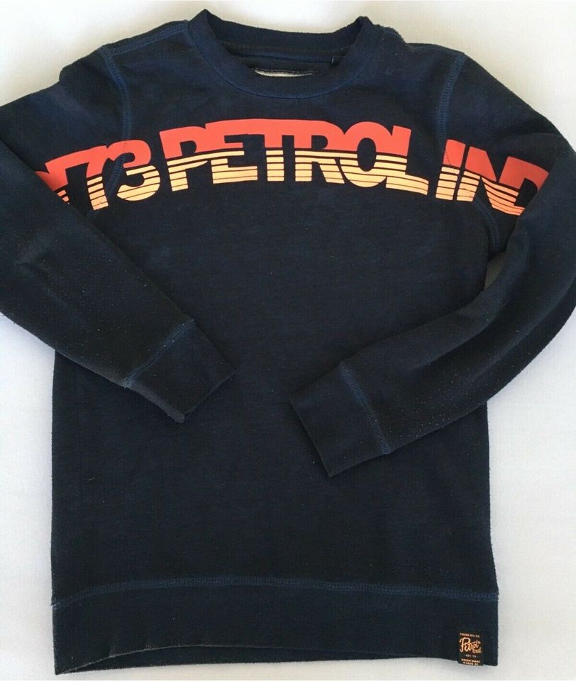 Jungen Pullover in dunkelblau mit Aufdruck, Marke Petrol Ind. in Ehningen