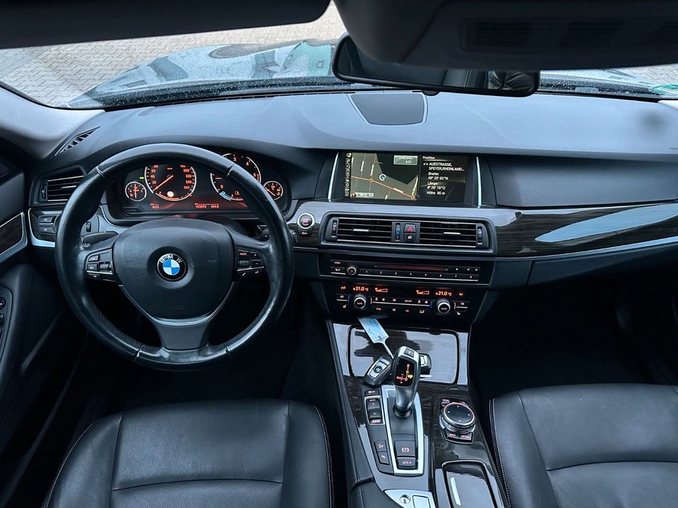 BMW 520d xDrive-LUXURY PAKET-LEDER-AHK-GEPFLEGT in Speyer