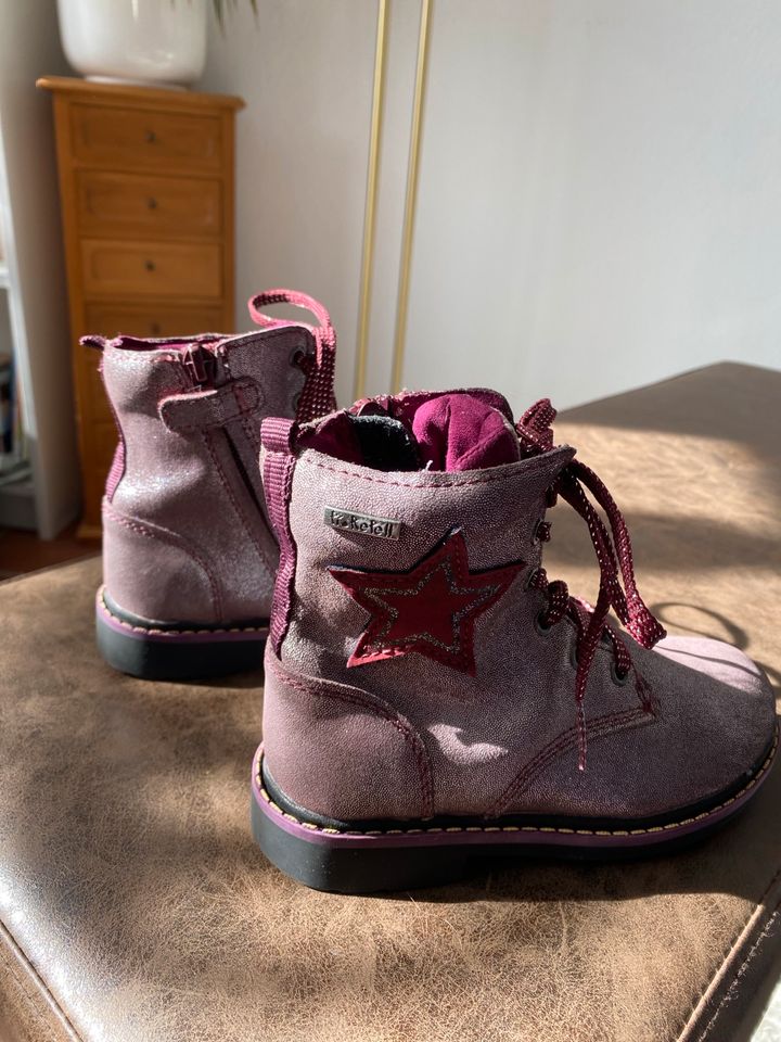 Süße Stiefel, Schuhe, Größe 28, lila in Wildberg