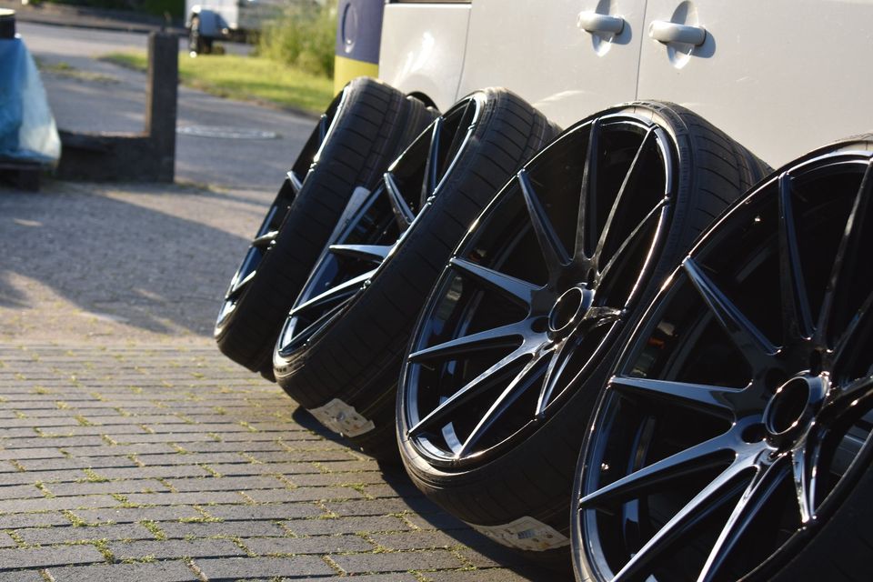 21 Zoll Concave Felgen 9 u.10,5x21 5x112 Audi BMW M Mercedes AMG in Lage