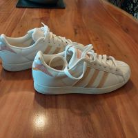 adidas Super star 42 TOP Zustand Baden-Württemberg - Deißlingen Vorschau