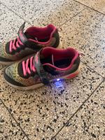 Skechers Schuhe  mit licht Effekt Nordrhein-Westfalen - Neuss Vorschau