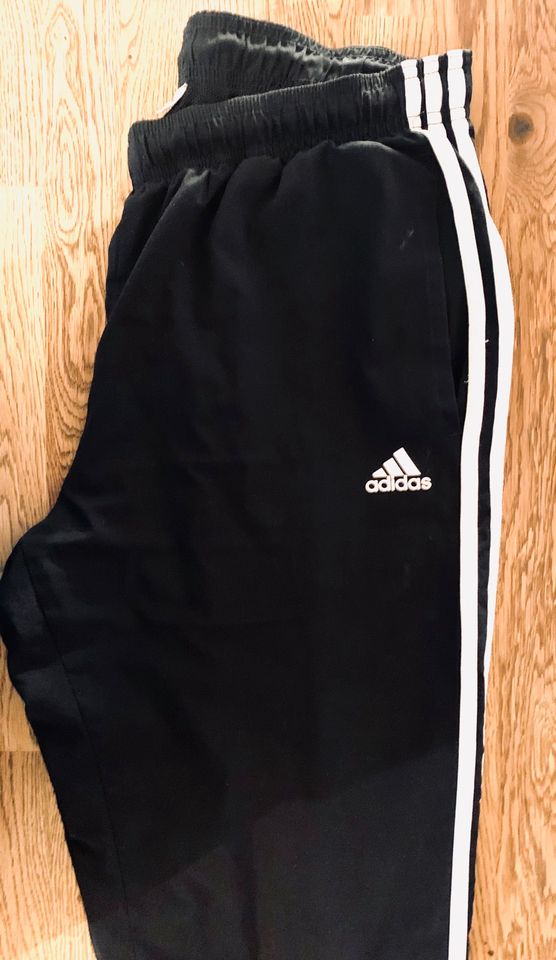 adidas Herren Trainingsanzug 3 Streifen Team Pre Suit in Wuppertal