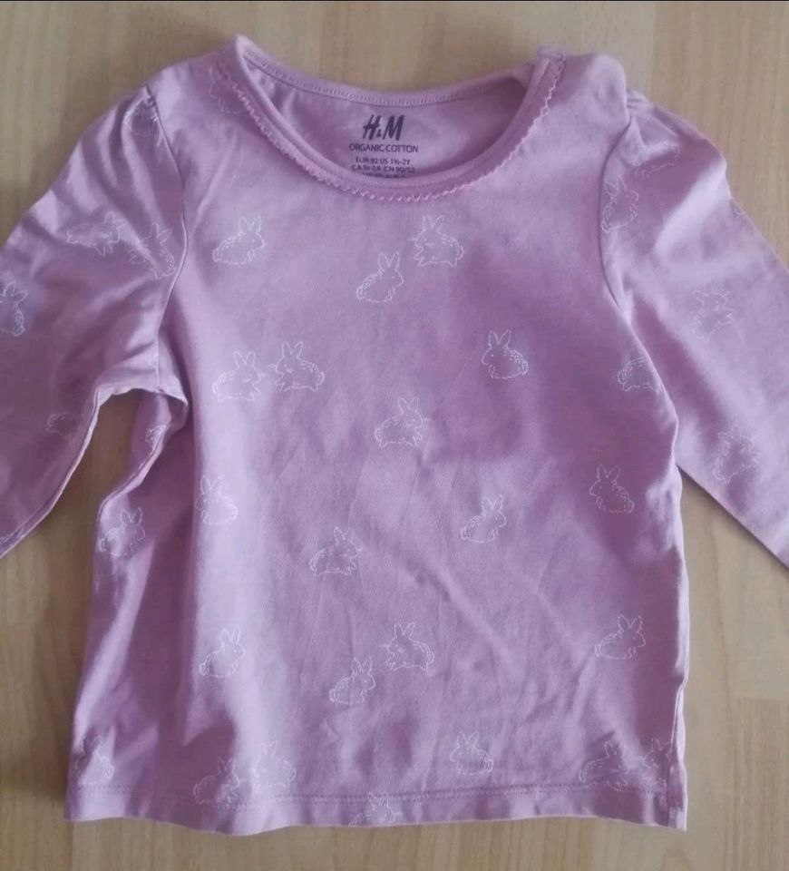 Baby Shirt langarm rosa weiß Kaninchen H&M Größe 92 in Fernwald