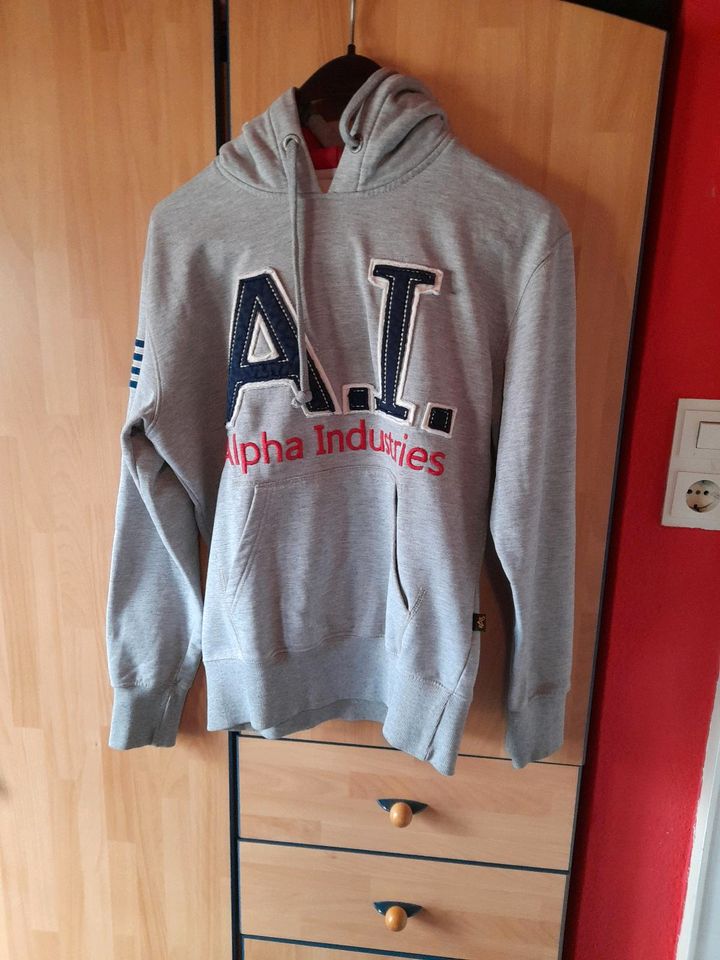 Alpha Industrie Hoodie Größe S in Rüsselsheim