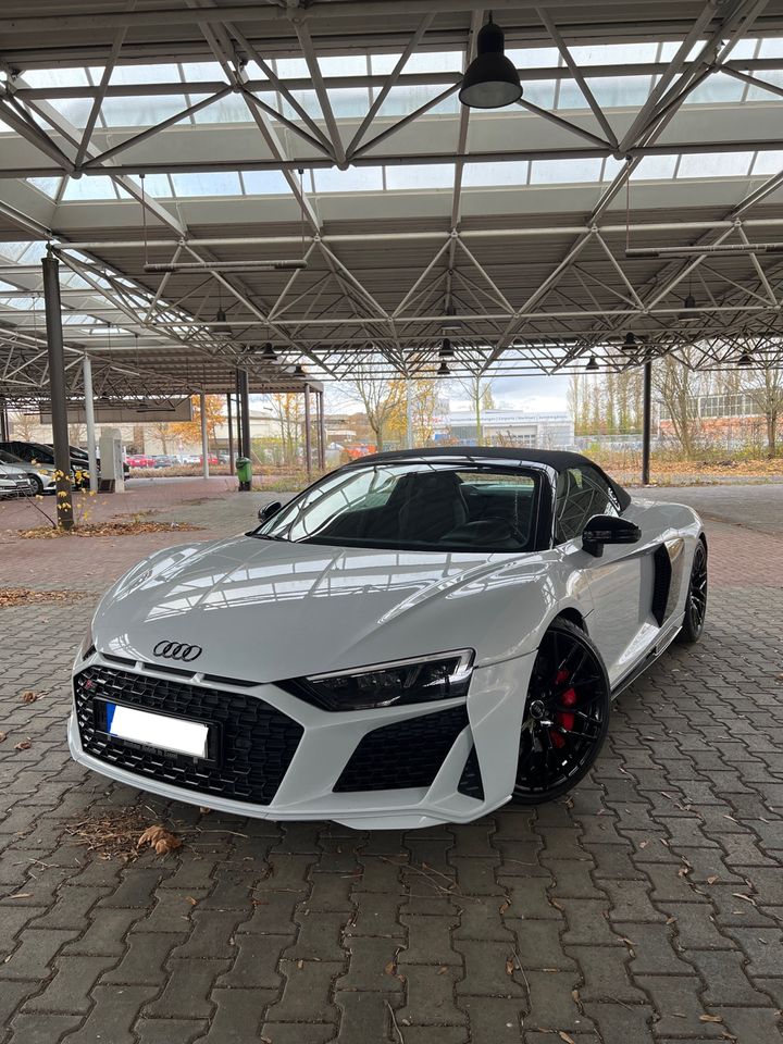 AUDI R8 CABRIO SPYDER PERFORMANCE MIETEN LEIHEN VERMIETEN RS AMG in Hagen