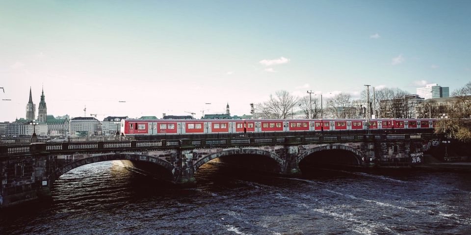 HAMBURG: AUSHILFEN FÜR DIE S-BAHN HAMBURG in Hamburg