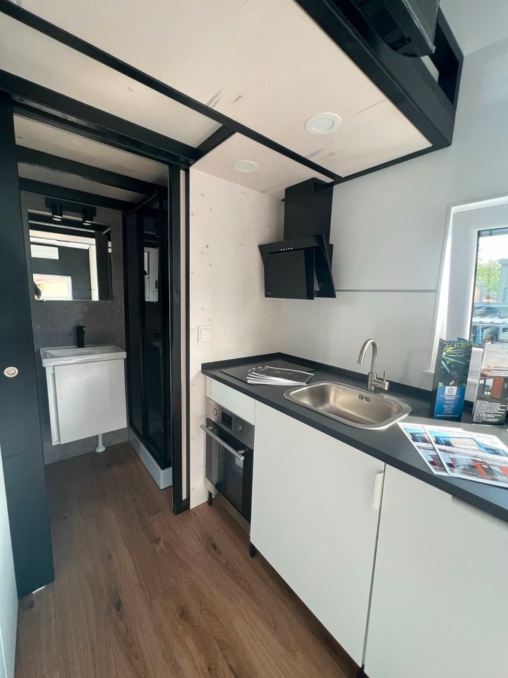 WANDERLUST Tiny House Doppelloft mit 2. Tiny Trailer als Terrasse in Tornesch