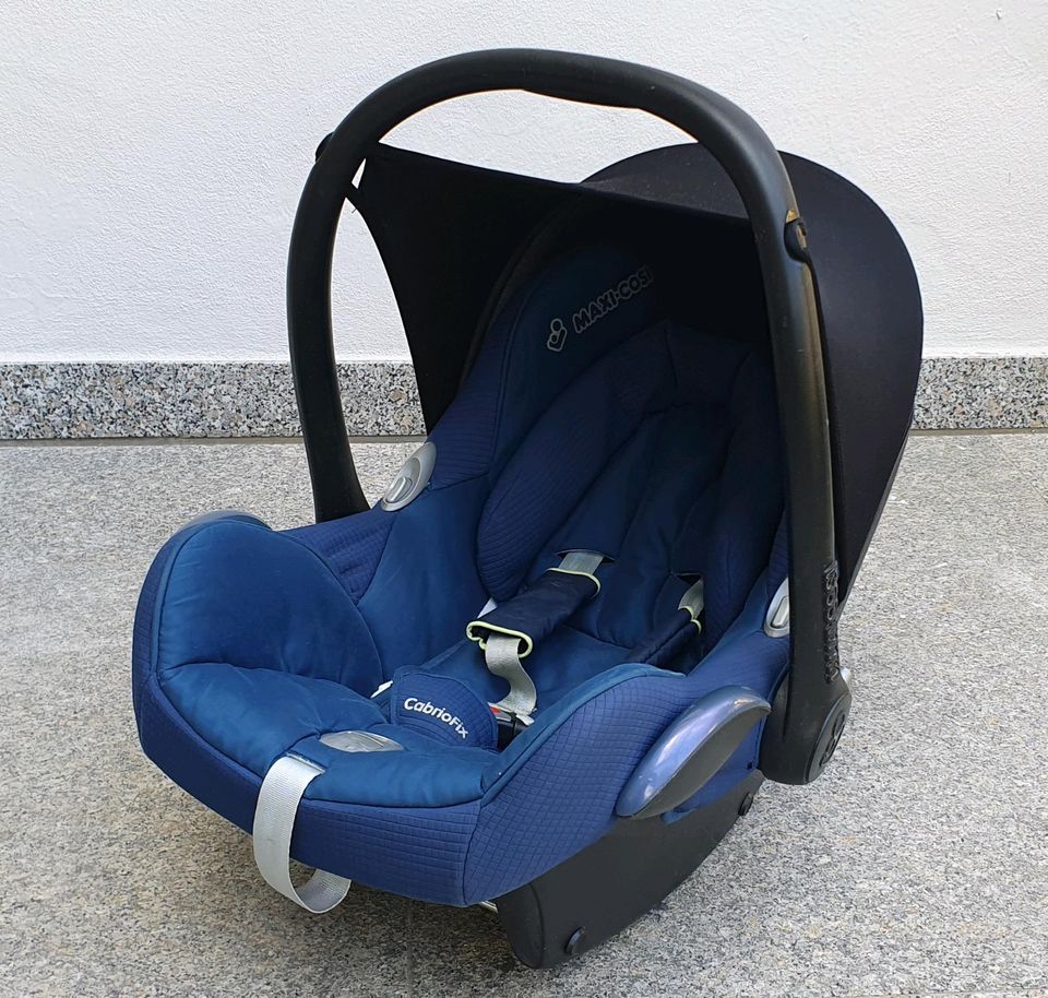 Babyschale Maxi Cosi Autositz in Neunkirchen am Sand