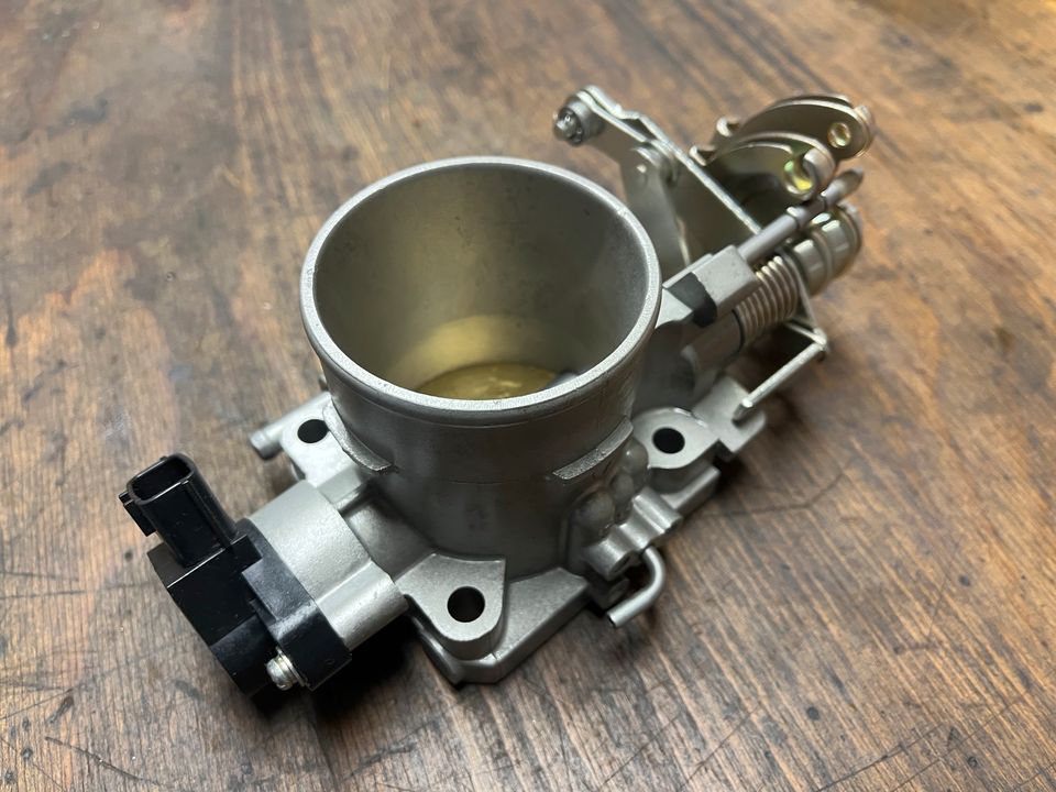 Subaru EJ20 EJ22 EJ25 Throttle Body Drosselklappe in Tettnang