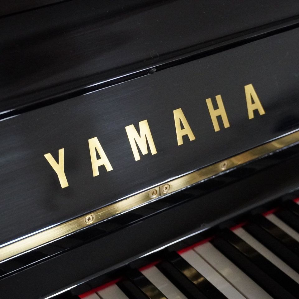 verkauft aber ähnliche verfügbar: Yamaha U1 Klavier schwarz in Obergröningen