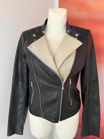 Oui Bikerjacke  Damen Leder Schwarz /Beige  Gr.38 Nordrhein-Westfalen - Lübbecke  Vorschau
