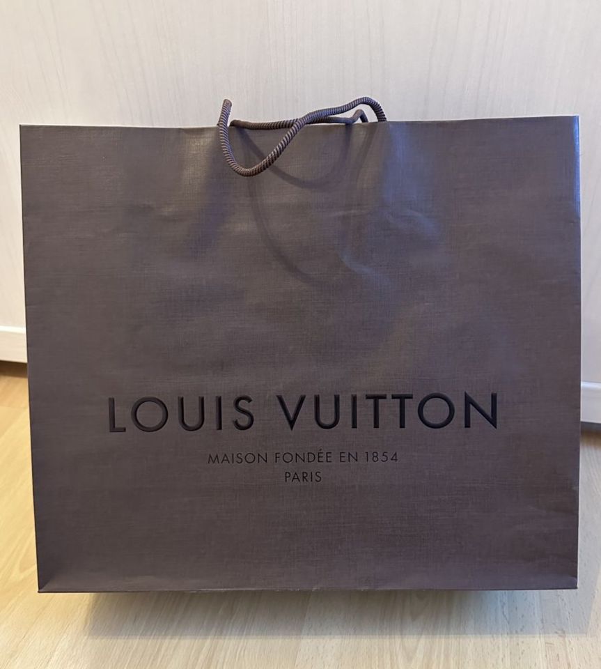 Louis Vuitton: Große originale Einkaufstüte – NEU in Berlin