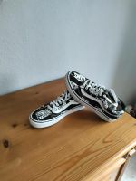 Vans mit Vans Muster Schwarz weiß Niedersachsen - Handeloh Vorschau