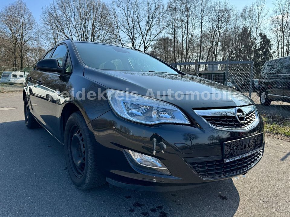 Opel Astra J Sports Tourer Edition 1.4 Benzin in Soltau