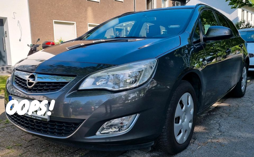 Opel Astra J in Duisburg