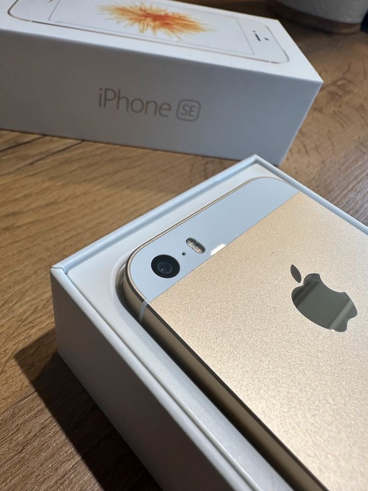 IPhone SE 2016 32gb Gold in Walldorf