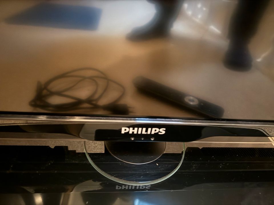 Philips 42PFL8654H/12 LCD Fernseher TV - voll funktionsfähig in Düsseldorf