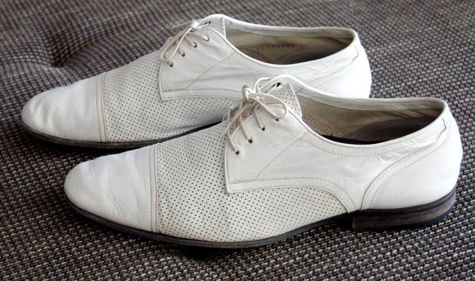 Hugo Boss Slipper Halbschuhe Echtleder Weiß Weiss Sommer Gr.41 in Salching