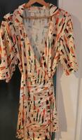 Wickelkleid Monki Satinkleid Orange Grün Kimono Niedersachsen - Osnabrück Vorschau