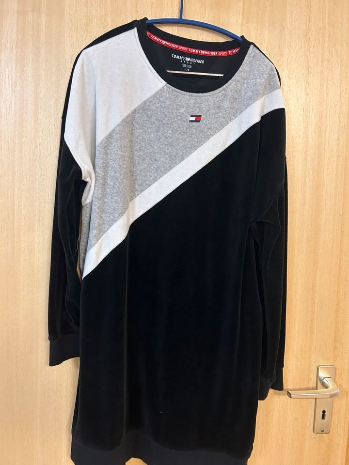 Kleid Firma Tommy Hilfiger, Große L , Farbe schwarz . in Nürnberg (Mittelfr)