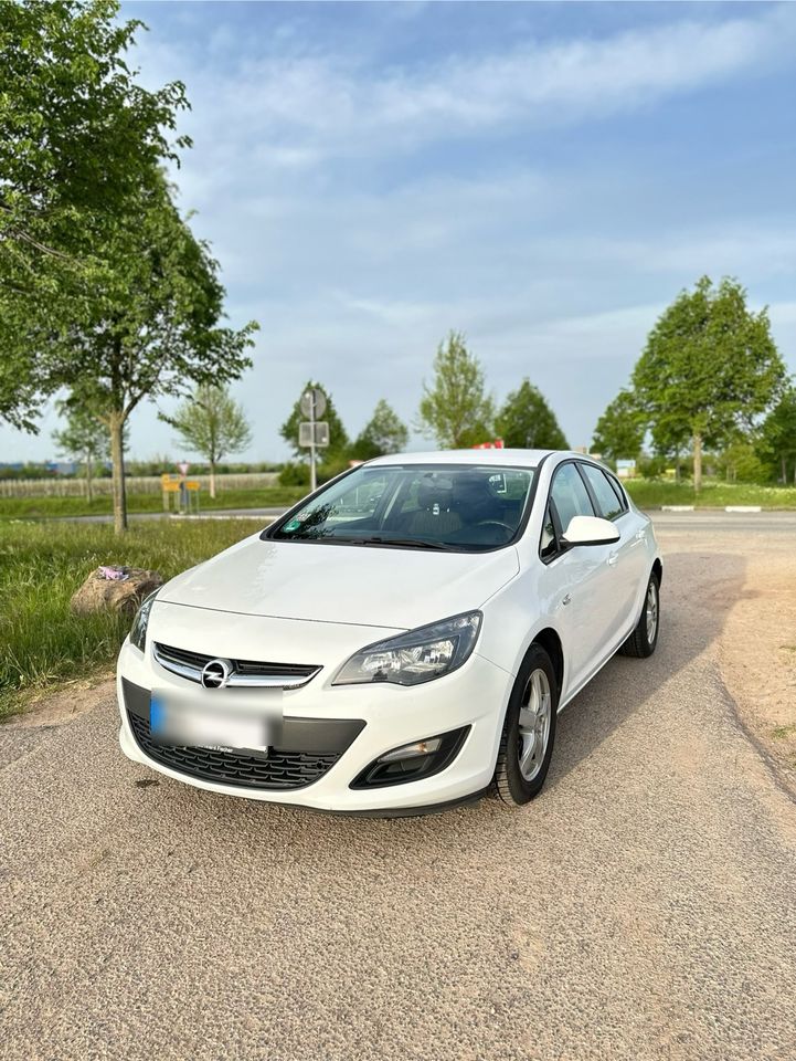 Opel Astra J 1.4 in Hohen-Sülzen