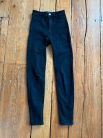 Pull & Bear Jeans Skinny High Waist schwarz Größe 34 Frankfurt am Main - Innenstadt Vorschau