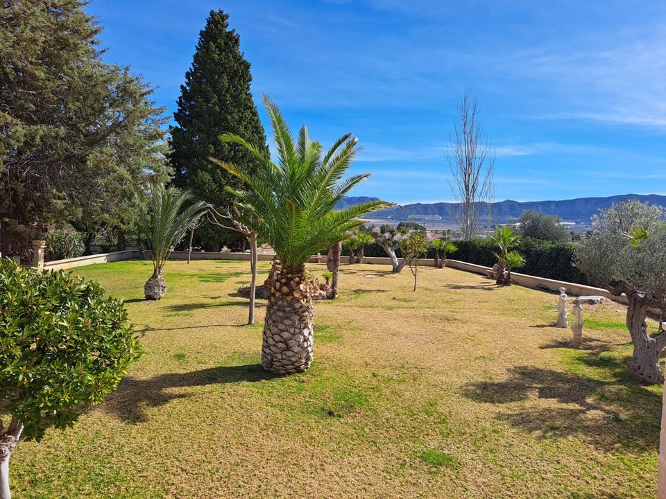 Luxuriöses Landhaus in Salinas (Alicante) mit 3 Wohnzimmern und 6 Schlafzimmern, Pool mit Jacuzzi, Tennisplatz und Garage, nur 40 Minuten vom Strand, Costa Blanca / Spanien in Oyten