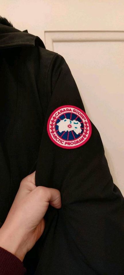 Canada Goose Kensington Gr. M Parka Mantel Winterjacke in Hamburg