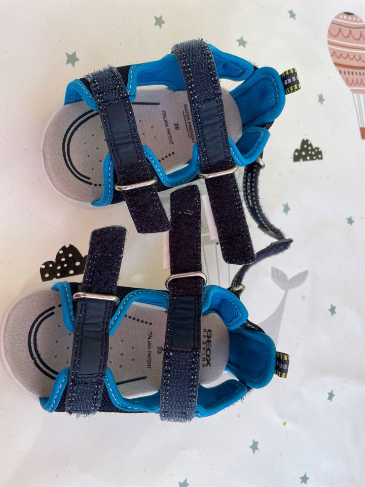 Neu!! Geox Kinderschuhe Sandalen blau Größe 20 in Hamburg