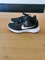 Nike Schuhe Turnschuhe Sneaker 43 wie NEU Bayern - Hofkirchen Vorschau
