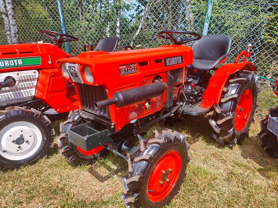 Kleintraktor 4X4, Trecker,Schlepper Kubota B 7001 in Marienheide