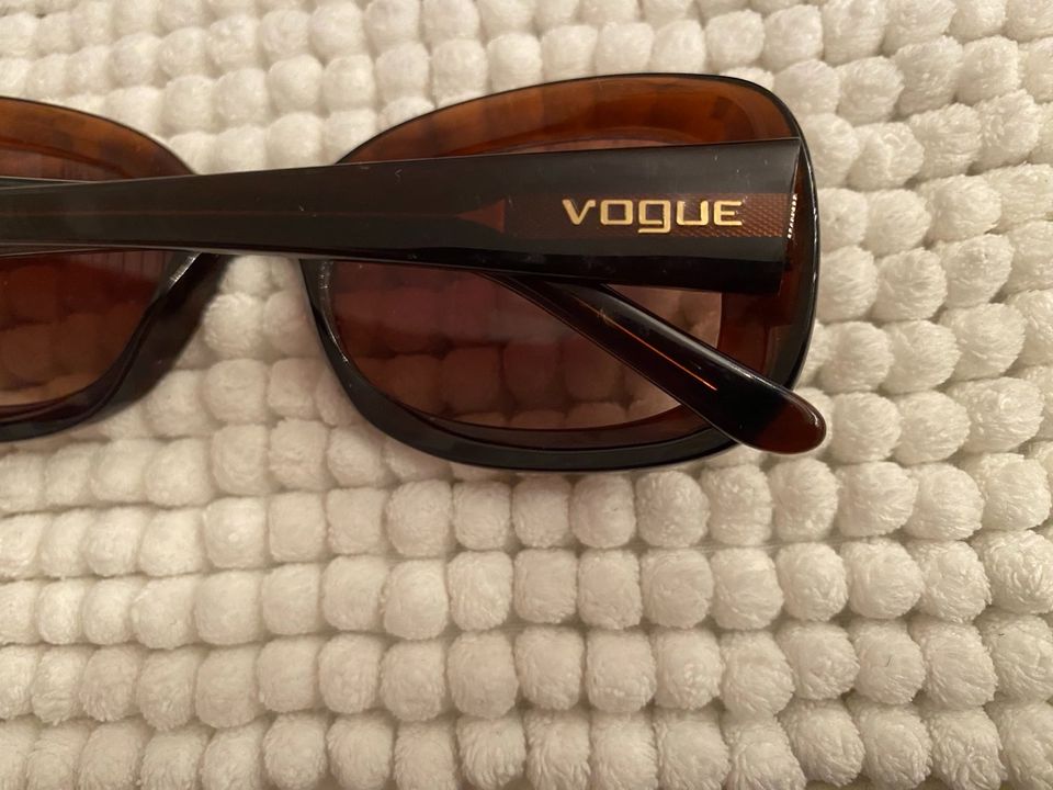 Vogue Damen Designer Sonnenbrille Brille neuwertig in Recklinghausen