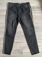 Dunkelgraue schwarze Jeans von United Colors of Benetton 32 Stuttgart - Bad Cannstatt Vorschau