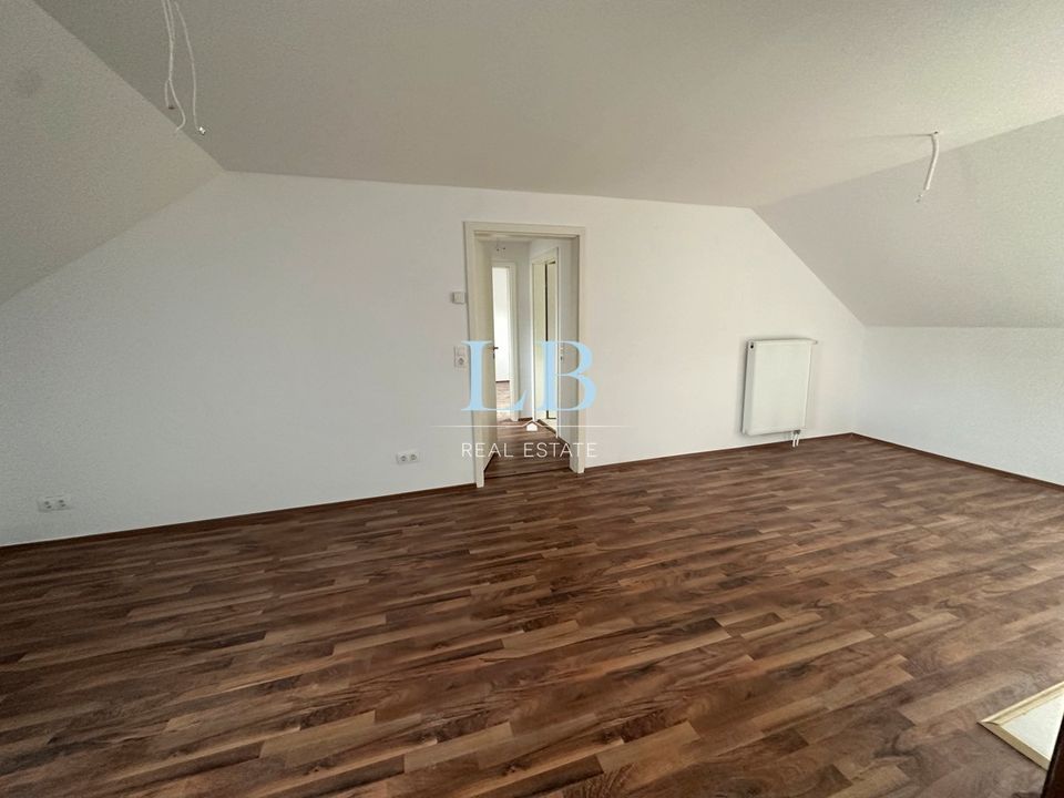 Profitables Investment: 3-Zimmer-Dachgeschosswohnung in Unmittelbarer Hochschulnähe 21.8 in Zweibrücken