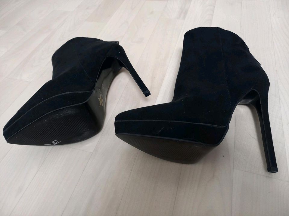 High Heel Stiefelette schwarz Gr 39 mit Fersenreißverschluss in Hünfeld