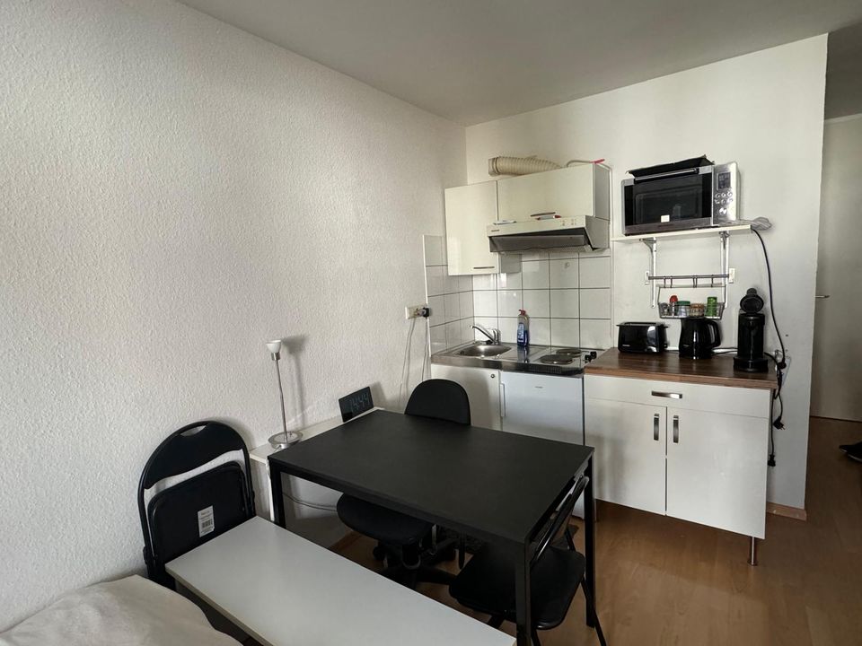 Stilvolle, geräumige und gepflegte 1-Zimmer-Wohnung Bayenthal in Köln