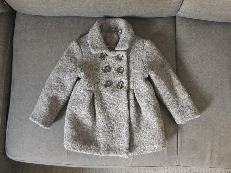 Mantel Winterjacke Jacke Gr. 104 wie Neu Mädchen Grau/Anthrazit in Wenden