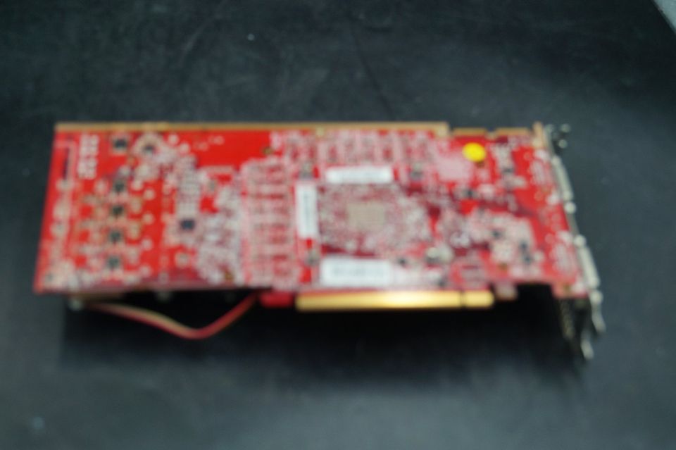 Grafikkarte GeForce 9600GT 512MB PCIe + HD4840 AX in Solingen