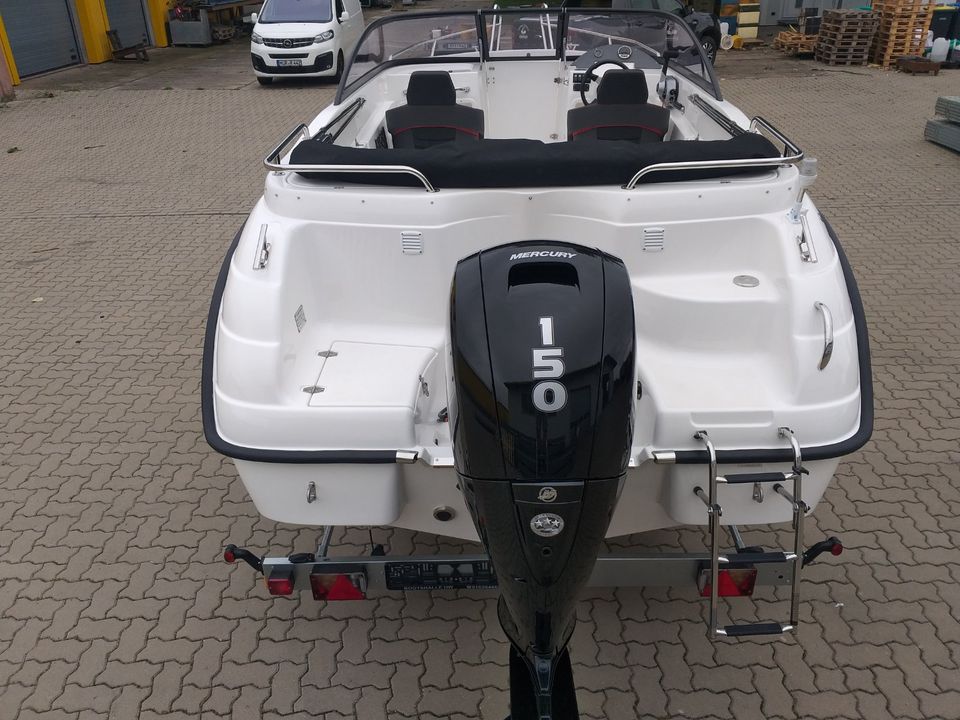 Motorboot Sportboot 6020 Bowrider Mercury 150 PS + Trailer Neu in Hohen Wangelin