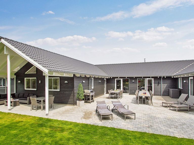 Ferienhaus mit Pool in Kappeln (Ostsee) für 20 Personen + 2 Hunde in Kappeln