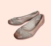 Venturini Pumps Gr. 39 Slipper High Heels Schuhe Sachsen - Gröditz Vorschau