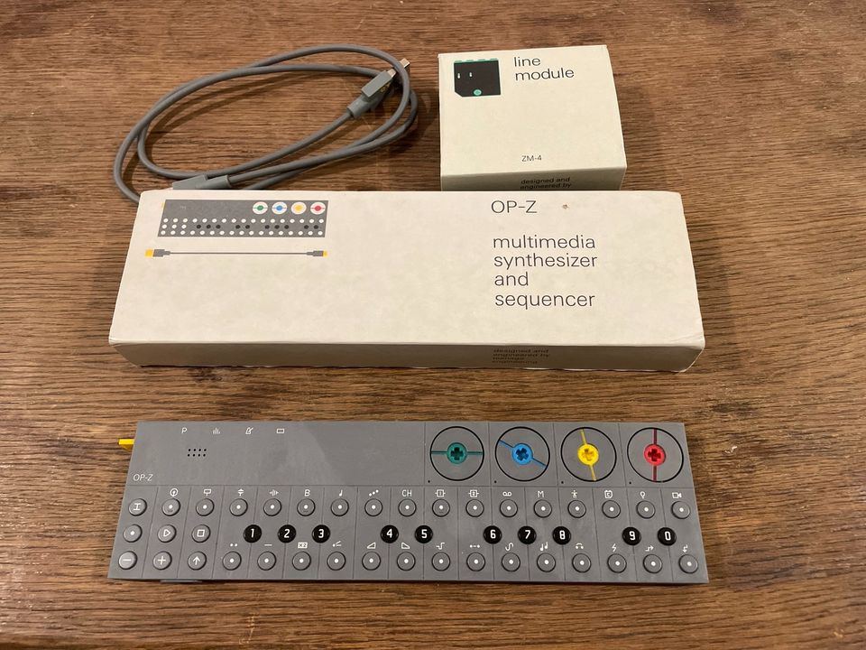 Teenage Engineering OP-Z + ZM-4 Line Modul in Berlin